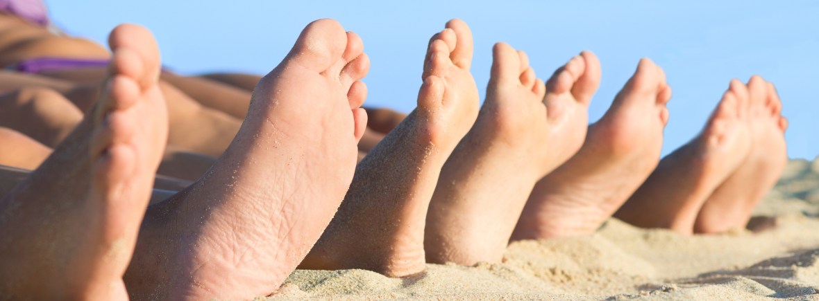 Voeten op strand